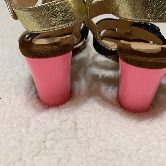 Christian Louboutin ‘Rockin Buckle Up’ - Picture 4 of 15